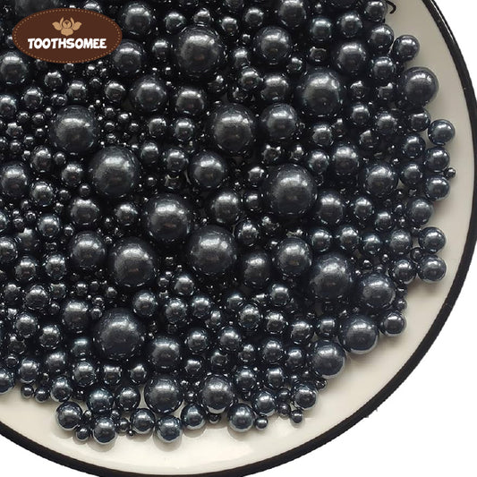 edible-black-pearls-cake-decoration