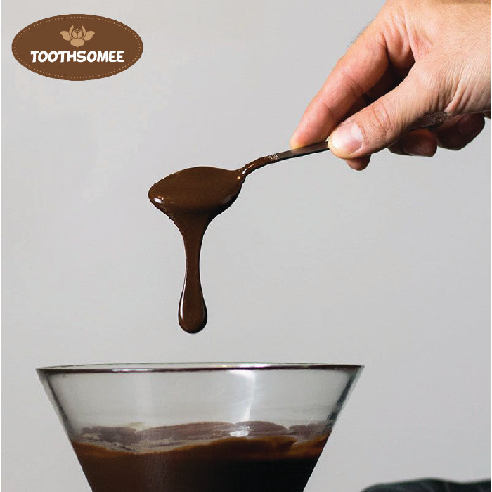 Toothsomee Chocolate Syrup premium dessert topping bottle for cakes and baking