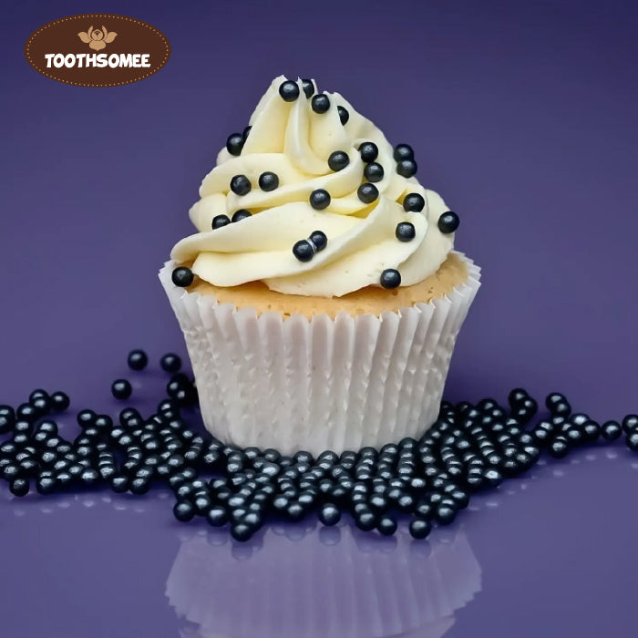 edible-black-pearls-cake-decoration