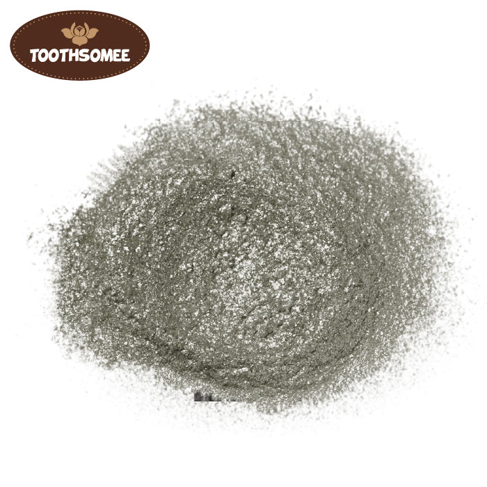 Cupcake decorated with edible silver dust – Toothsomee metallic cake dust