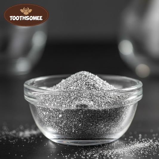 Cupcake decorated with edible silver dust – Toothsomee metallic cake dust